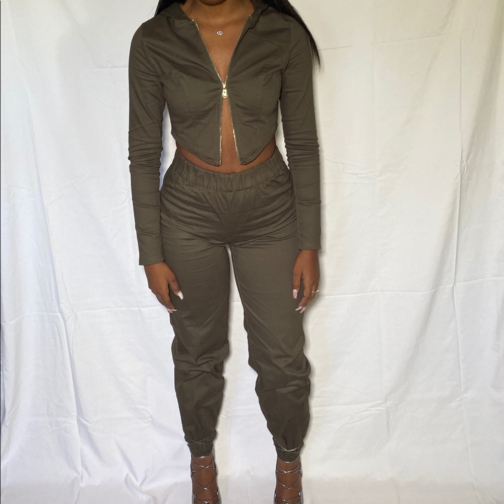 Hooded 2 piece jogger set